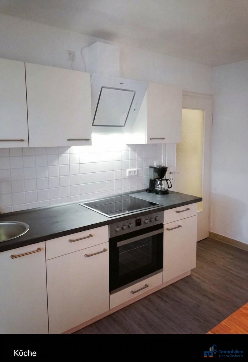 Schöne 2 Zi. WHG vollmöbliert mit Balkon und Stellplatz
