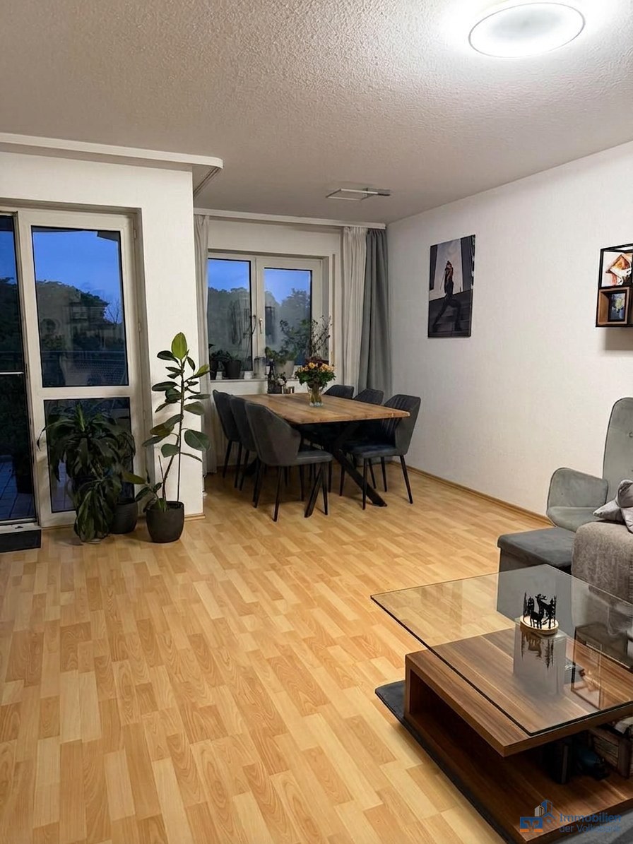 Tolle 3-Zimmer-Wohnung mit Aufzug+Balkon+Tiefgarage in Karlsruhe